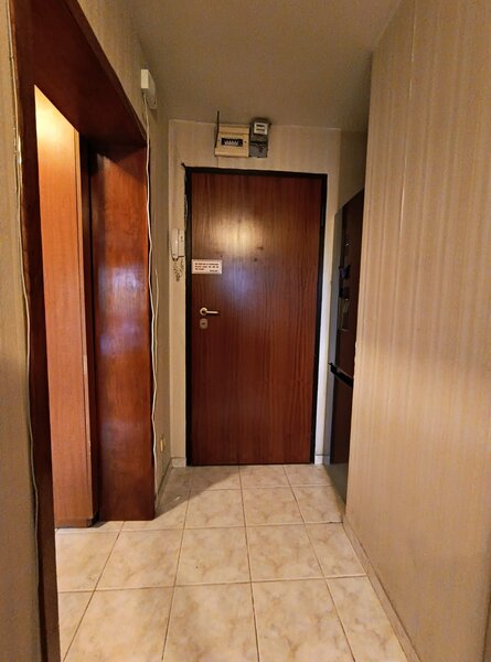 Banu Manta, garsoniera